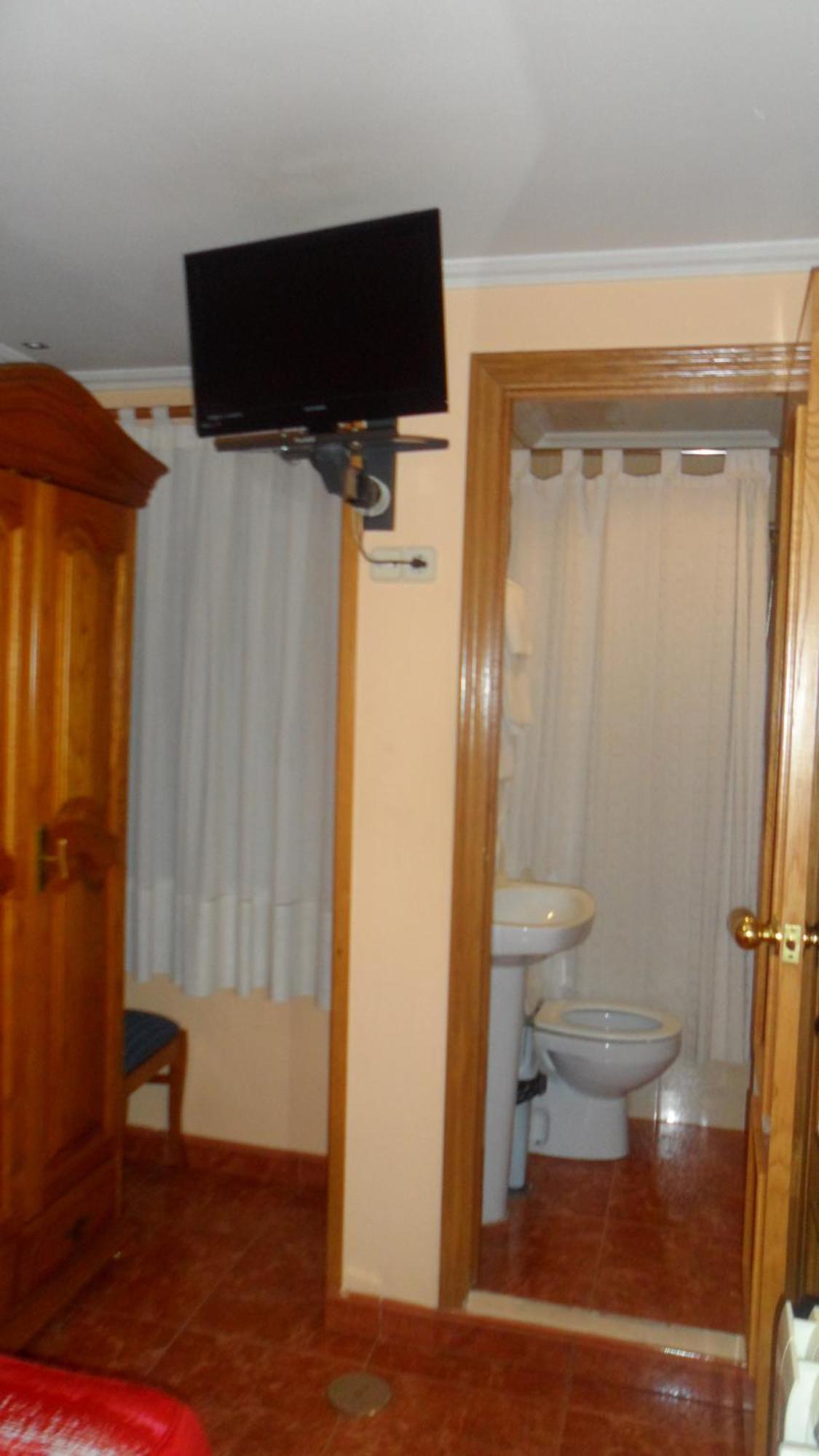 Hostal La Nava Madrid Exterior foto