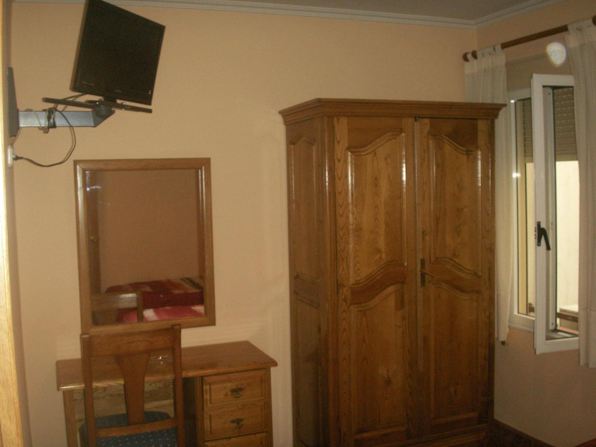 Hostal La Nava Madrid Exterior foto