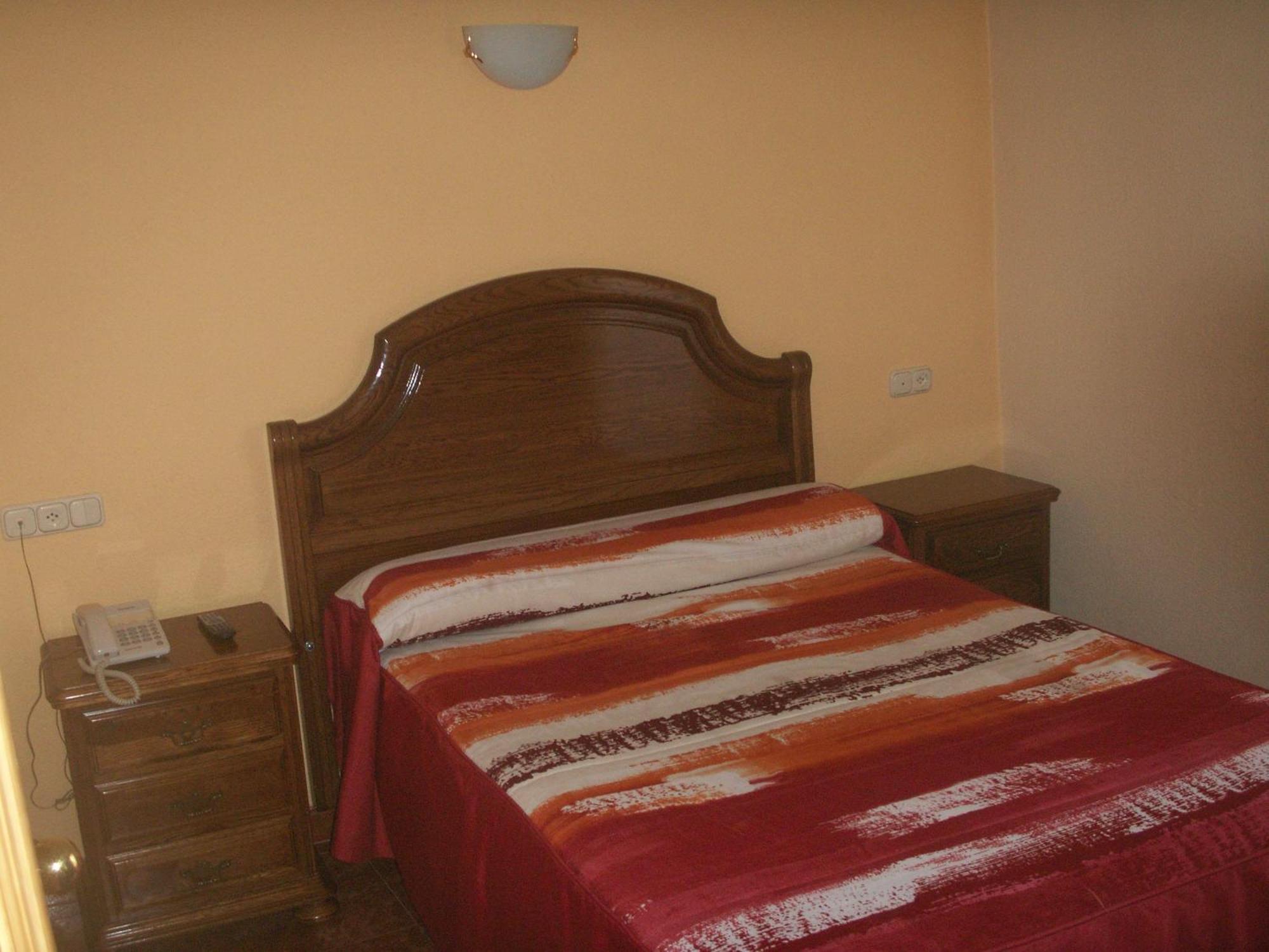Hostal La Nava Madrid Exterior foto