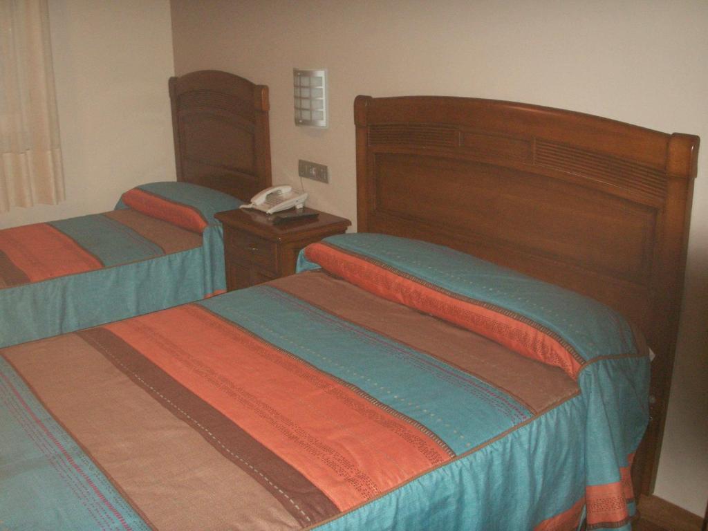 Hostal La Nava Madrid Exterior foto