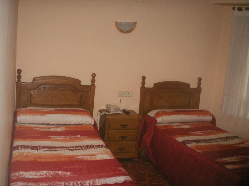 Hostal La Nava Madrid Exterior foto